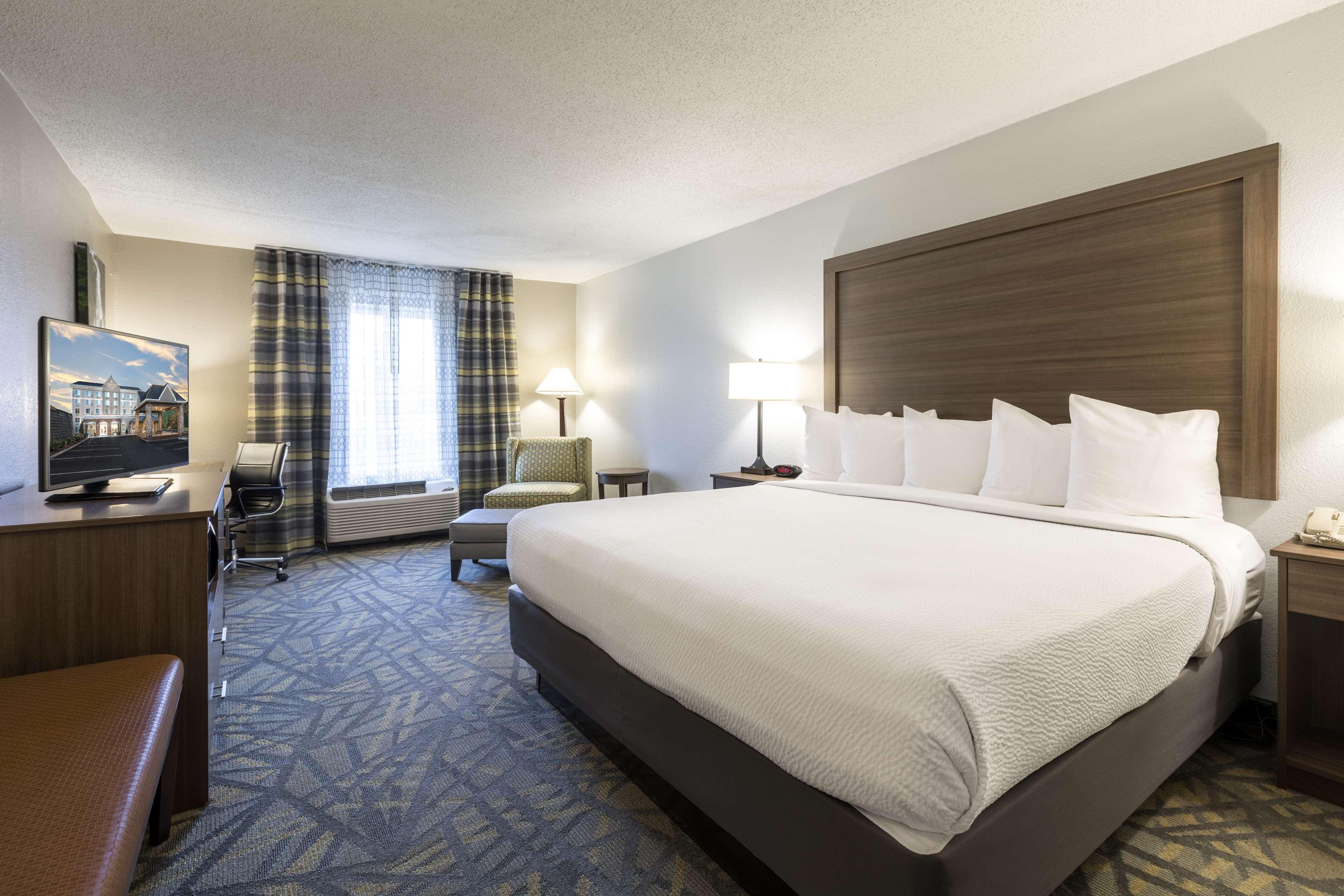 Country Inn & Suites By Radisson Asheville Downtown Tunnel Road Екстериор снимка