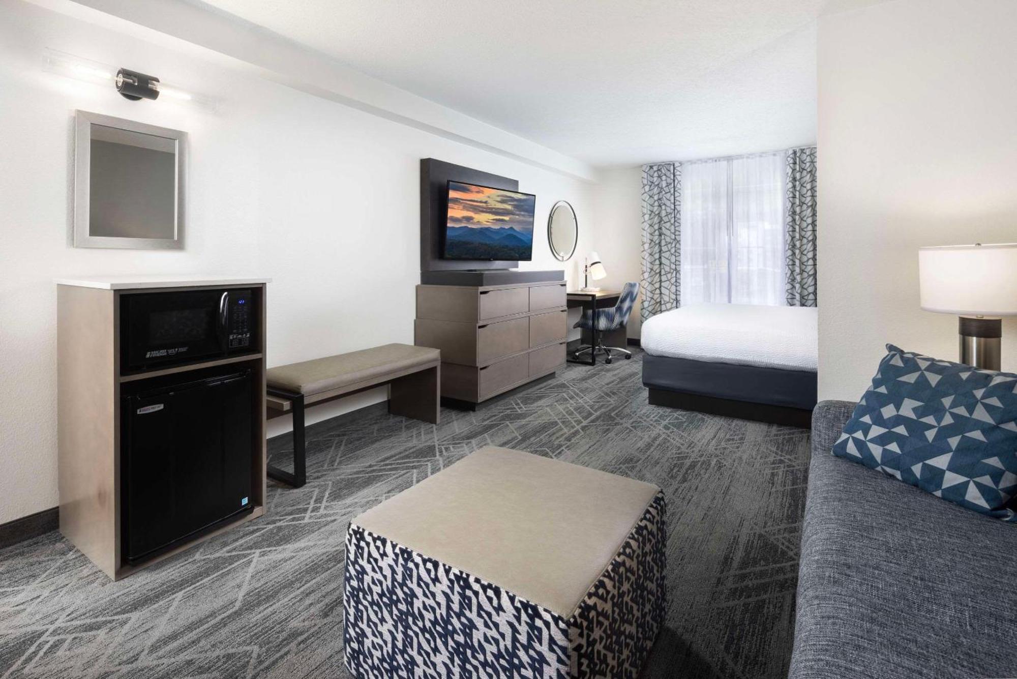 Country Inn & Suites By Radisson Asheville Downtown Tunnel Road Екстериор снимка
