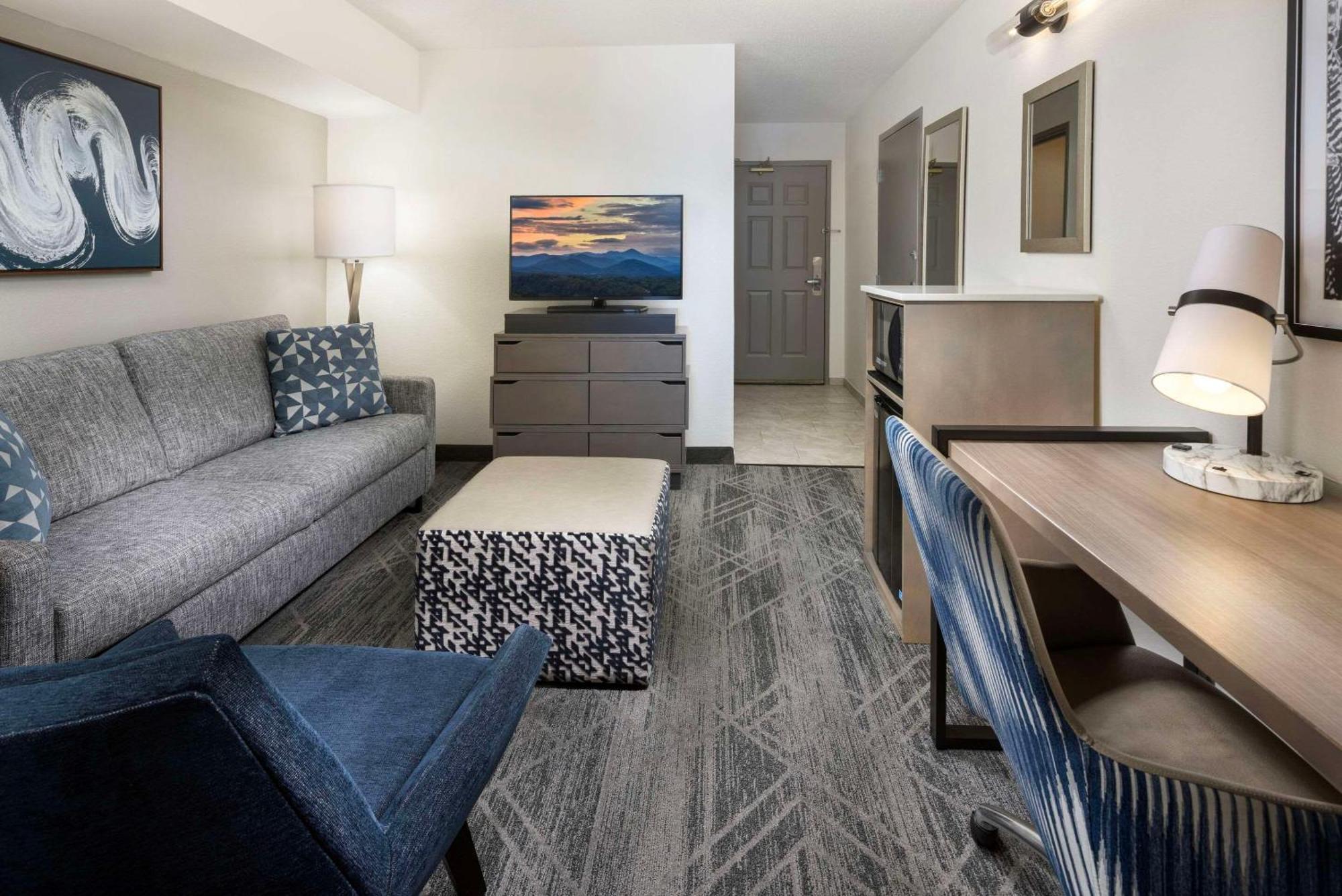 Country Inn & Suites By Radisson Asheville Downtown Tunnel Road Екстериор снимка
