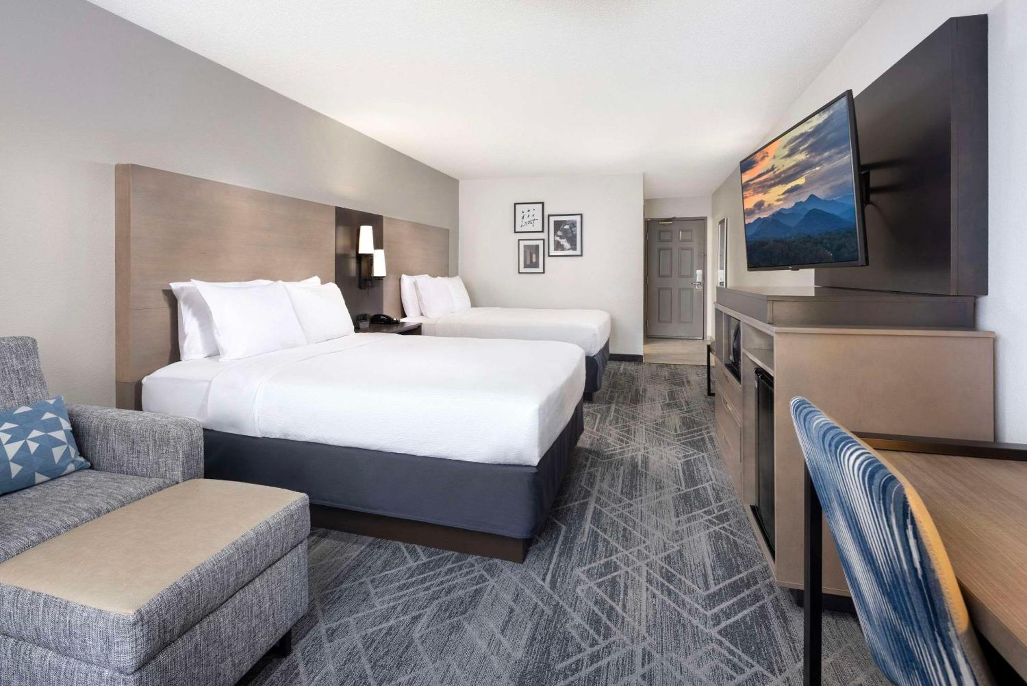 Country Inn & Suites By Radisson Asheville Downtown Tunnel Road Екстериор снимка