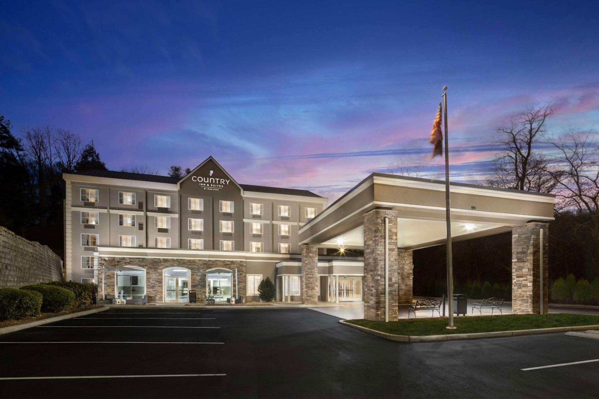 Country Inn & Suites By Radisson Asheville Downtown Tunnel Road Екстериор снимка