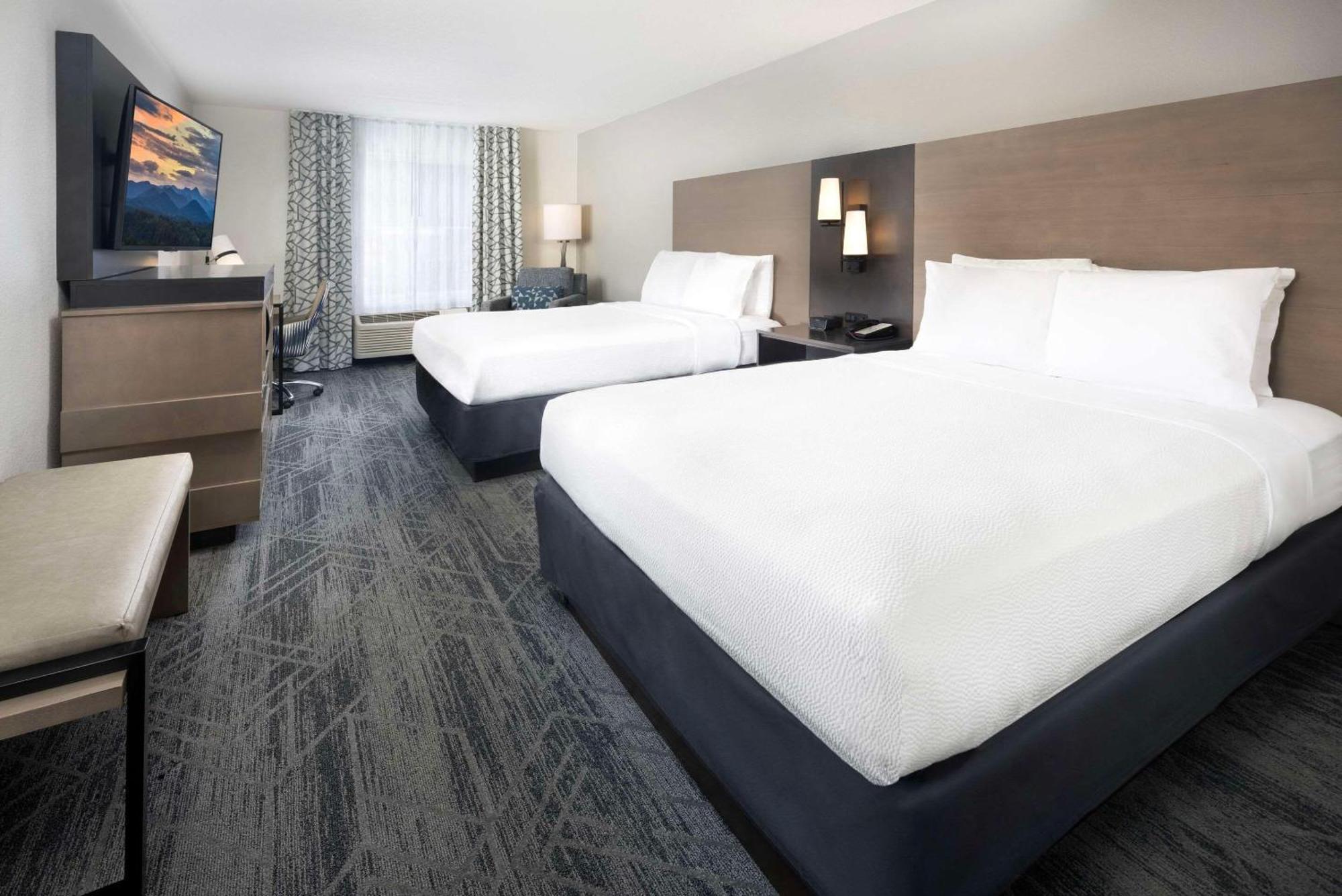 Country Inn & Suites By Radisson Asheville Downtown Tunnel Road Екстериор снимка